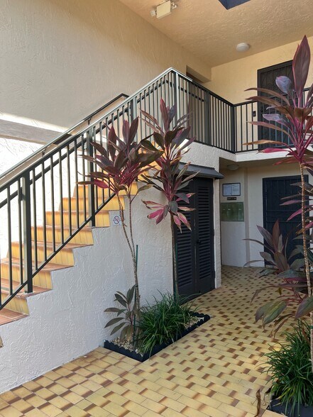 Stairs - 8425 Harding Ave