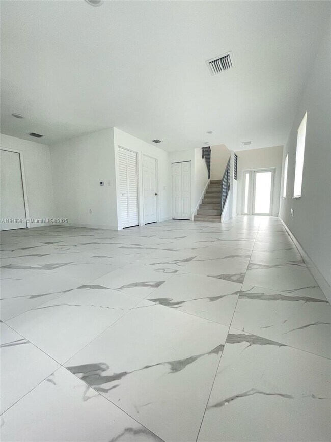 Building Photo - 116 NW 10th St