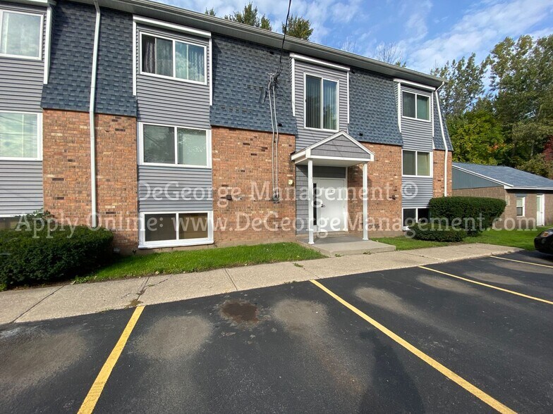 Interior Photo - Woodside Court Apartments