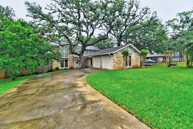 Building Photo - 11313 Menodora Dr