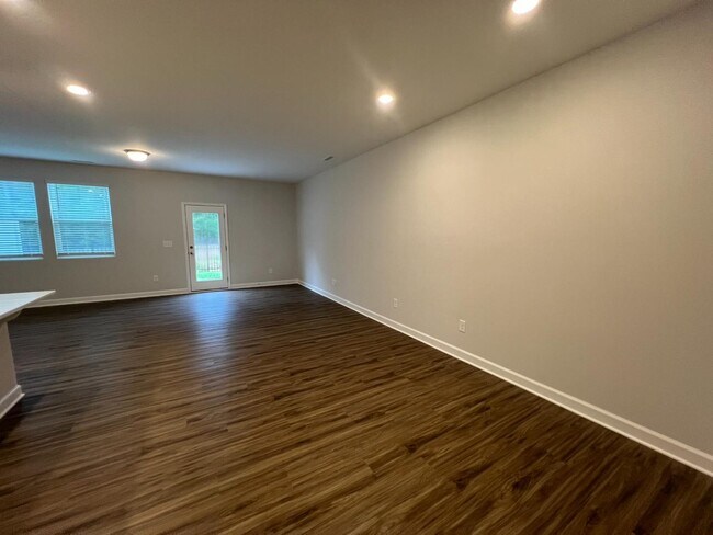 Building Photo - 35 Village Edge Dr