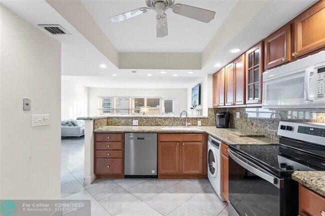 Building Photo - 3850 Galt Ocean Dr