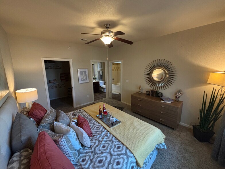 Building Photo - 1811 Medical Pkwy