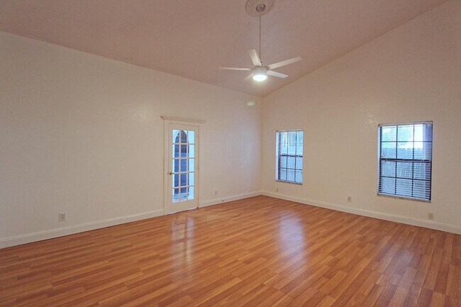 Building Photo - 10690 Barn Rd