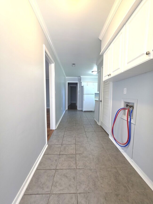 Building Photo - Newly Updated Home in Seagate Village