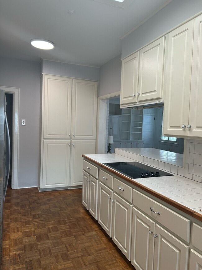 Building Photo - 1679 S Milledge Ave