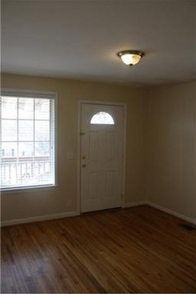 Building Photo - Cozy Sylvan Heights Home