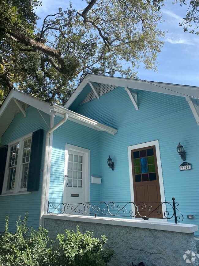 Building Photo - Renovated cottage in University area 2bed/...