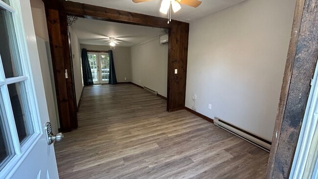 Building Photo - 564 Chestnut St