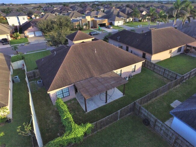 Building Photo - 3Bed/2.5Bath Edinburg TX Home For Rent ( Oakland Village )