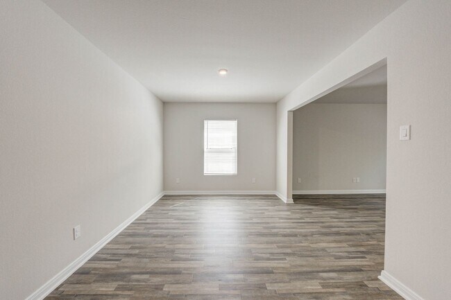 Building Photo - 4 bedroom home in Conroe!