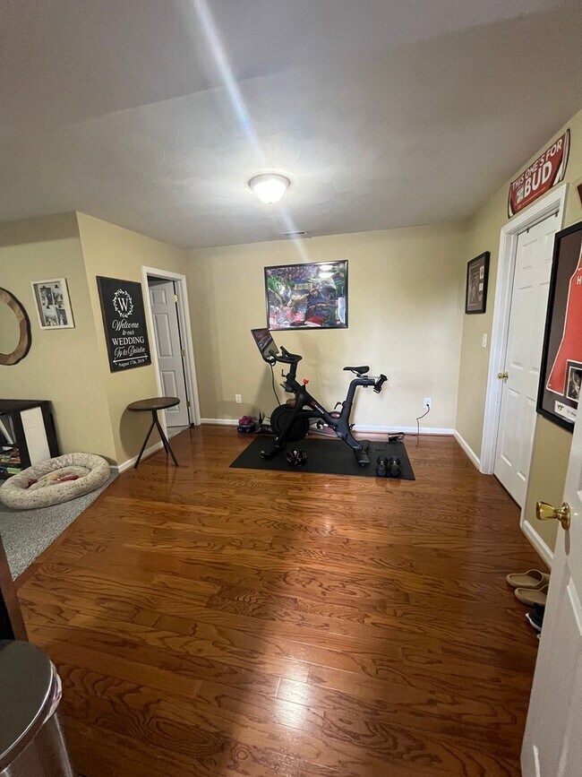 Building Photo - Updated 4 bedroom, 3 bath Home in Christiansburg