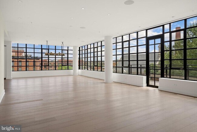 Building Photo - 1055 Wisconsin Ave NW