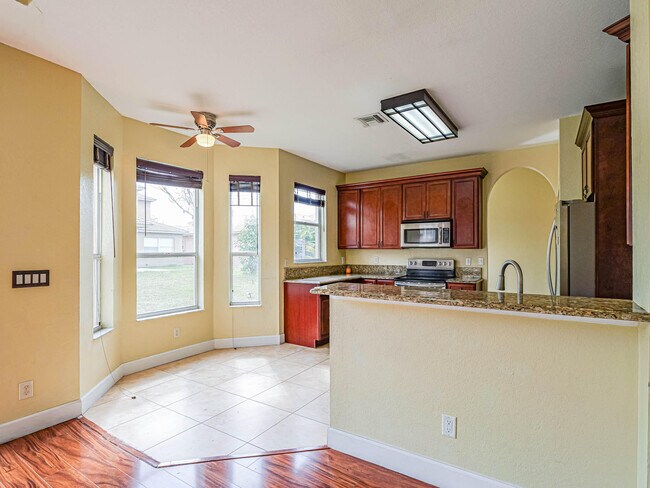 Building Photo - 5648 Spanish River Rd