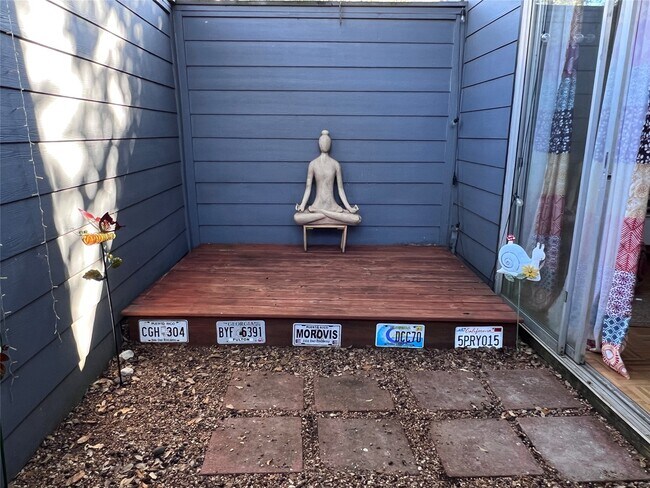 Building Photo - 2100 Commonwealth St