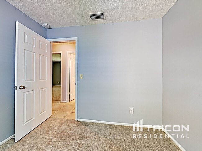 Building Photo - 1631 Spring Lake Dr