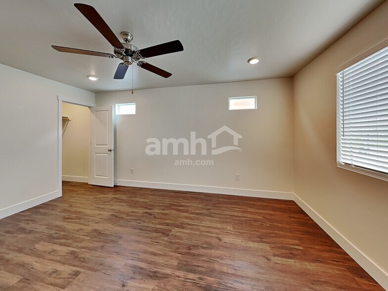 Building Photo - 4089 N Keklik Ave