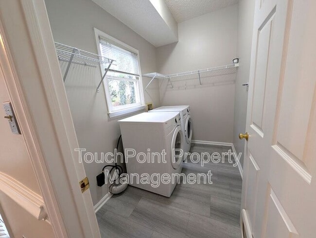 Building Photo - 9300 Harris Glen Dr