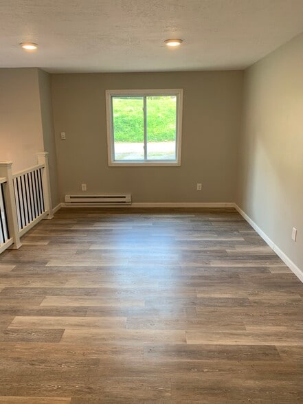 living room - 1406 8th Ave