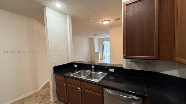 Building Photo - 5866 Hampton Hills Blvd