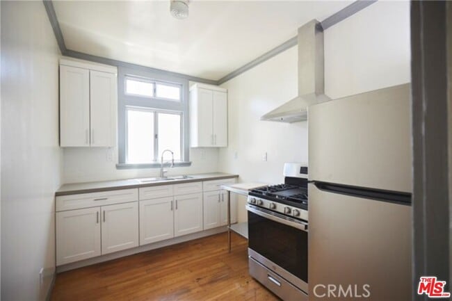 Building Photo - 1275 N Wilton Pl