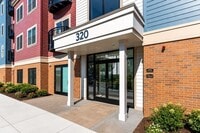 Building Photo - 320 Maverick St