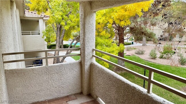 Building Photo - 2633 S Durango Dr