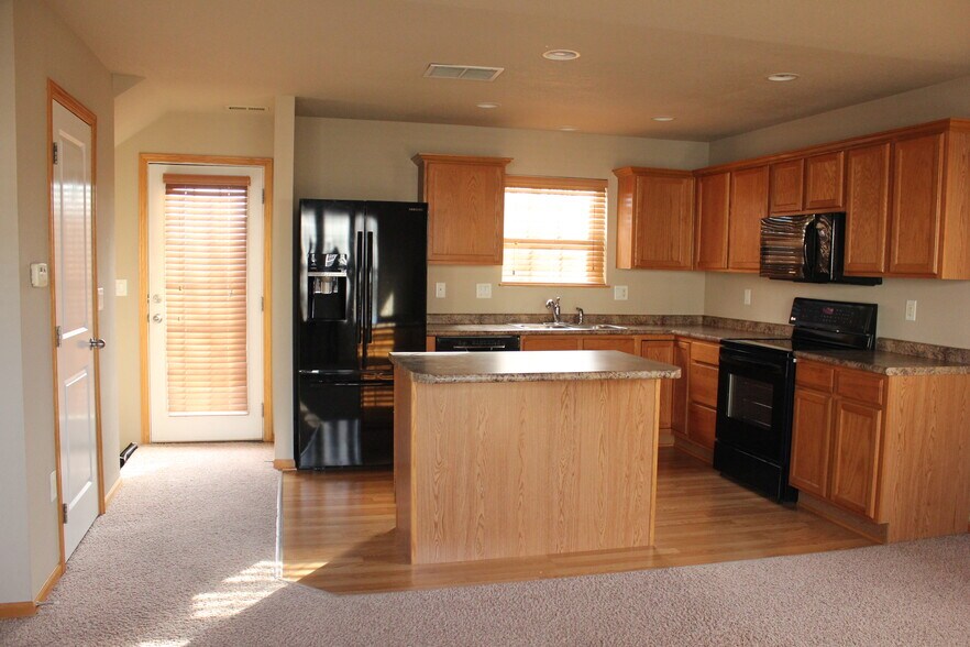 Building Photo - 3203 SW Arlan Ln
