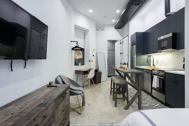 Building Photo - 77 E 3rd St