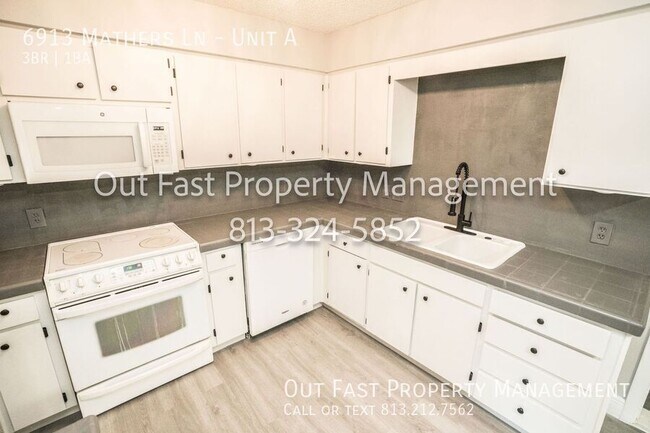Building Photo - 6913 Mathers Ln
