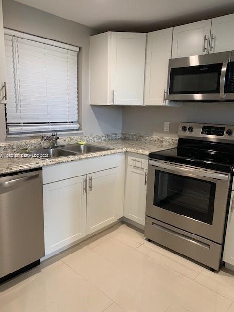 Building Photo - 9470 Live Oak Pl