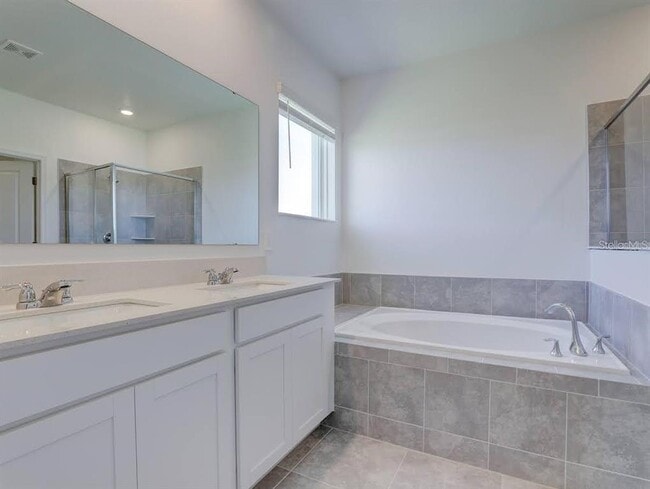 Building Photo - 291 Nine Iron Dr