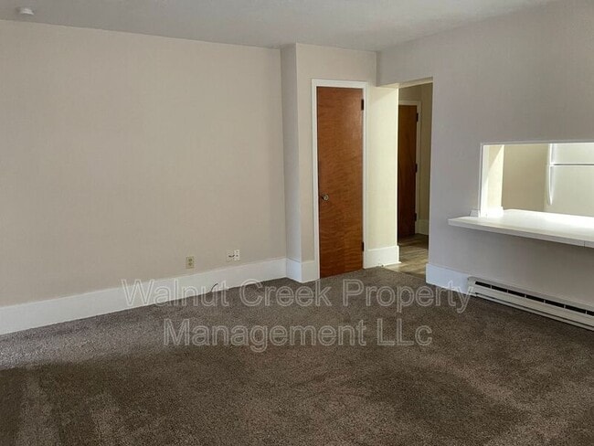 Building Photo - 6968 Lake Ave