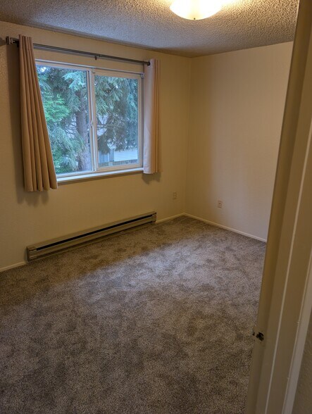 Building Photo - 4617 80th St NE