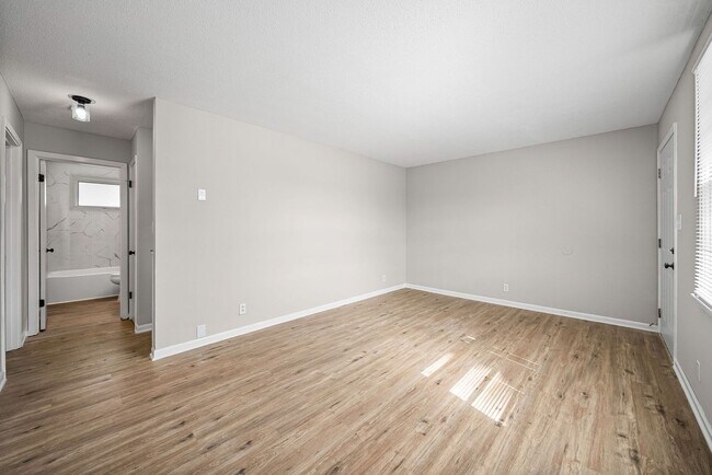 Building Photo - 111 Tandy Dr