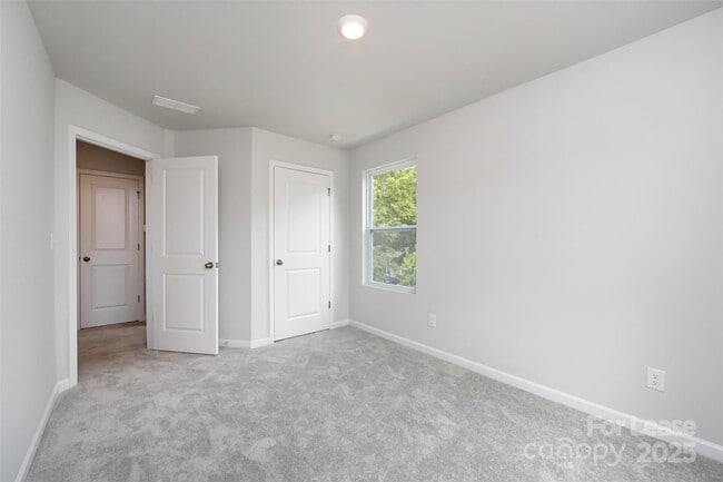 Building Photo - 2550 Lydia Ave