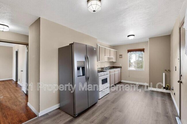 Building Photo - 165 Hilton Ave NW