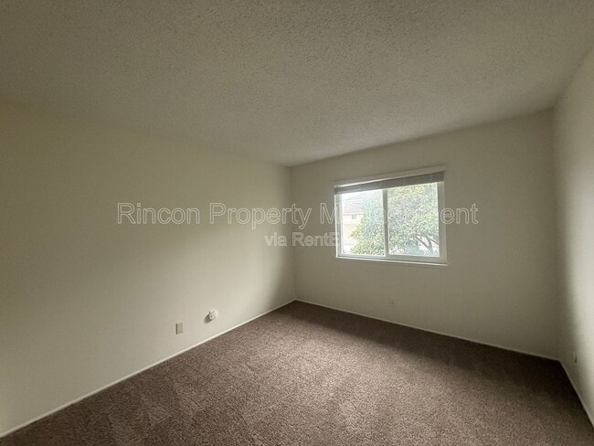 Building Photo - 2474 Seahorse Ave