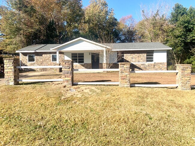 Building Photo - Lee rd 474