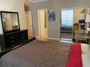 Building Photo - 8055 Cambridge St