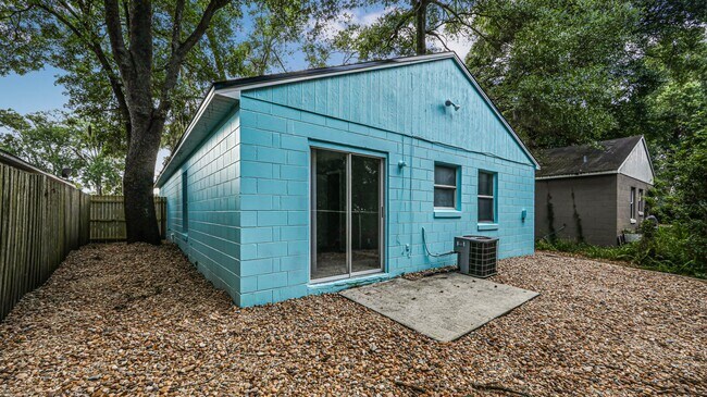 Building Photo - 148 Oak Grove Rd