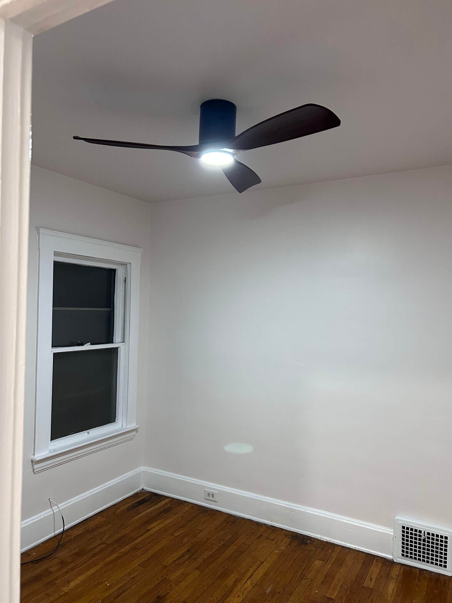 Building Photo - 10806 Bernard Ave