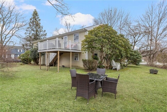 Building Photo - 384 Valley Rd