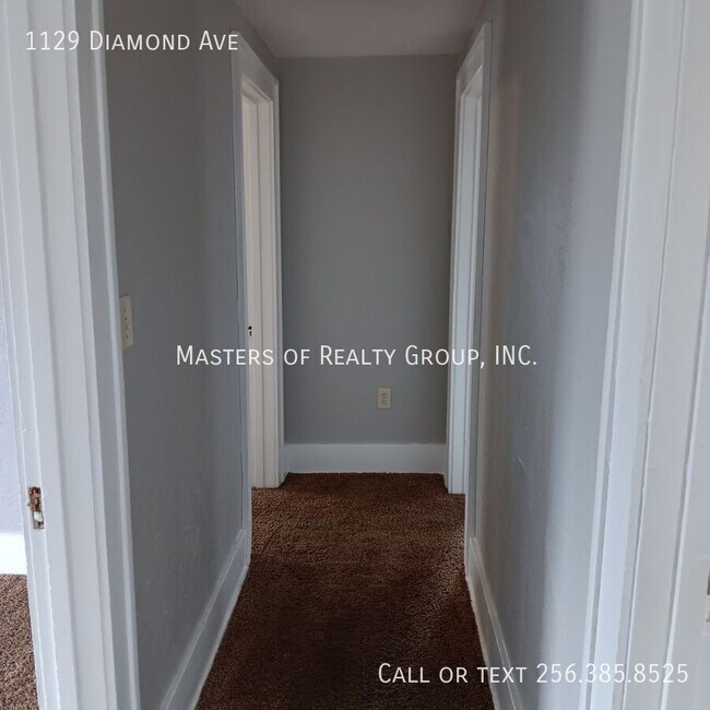 Building Photo - 1129 Diamond Ave