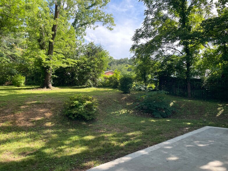 Building Photo - 1408 Bluebird Dr
