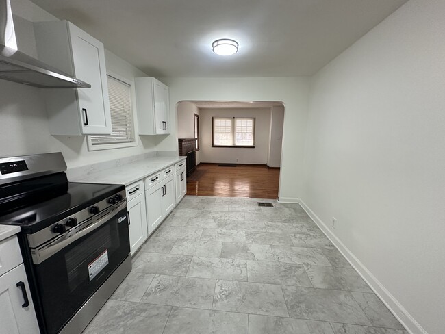 Building Photo - 2014 Studer Ave