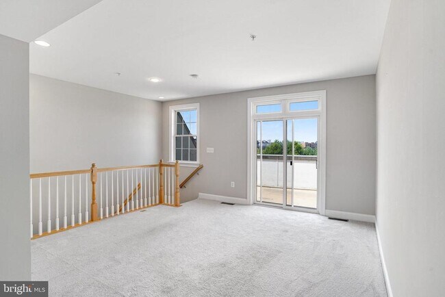 Building Photo - 906 Slaters Ln