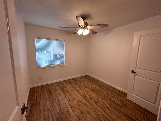 Building Photo - 482 Fuller Ave