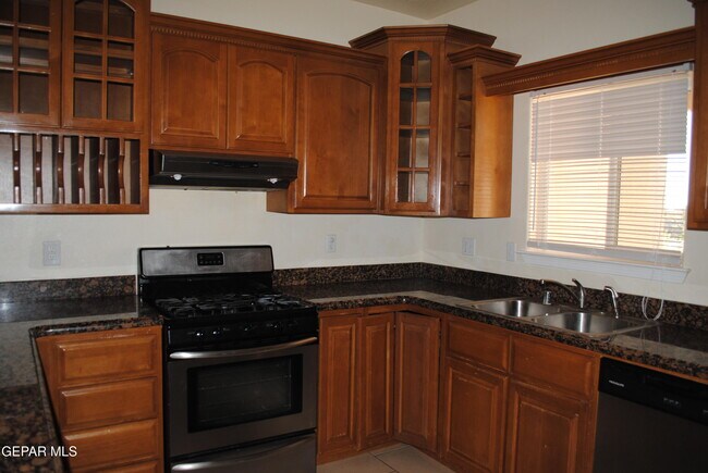 Building Photo - 5817 Lawndale Dr
