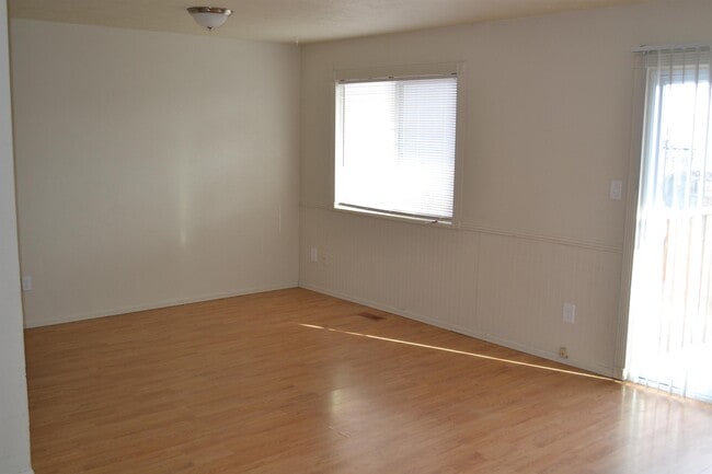 Building Photo - 528 Campbell Way